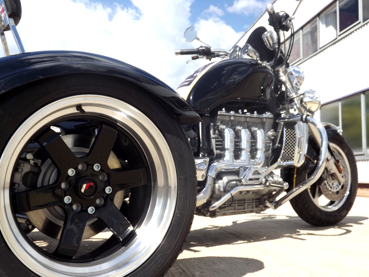 rocket 3 trike