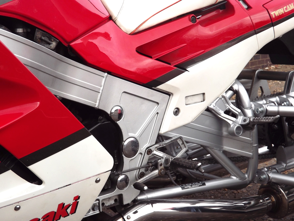 Casarva Kawasaki ZX10 Tomcat Trike with IRS suspension