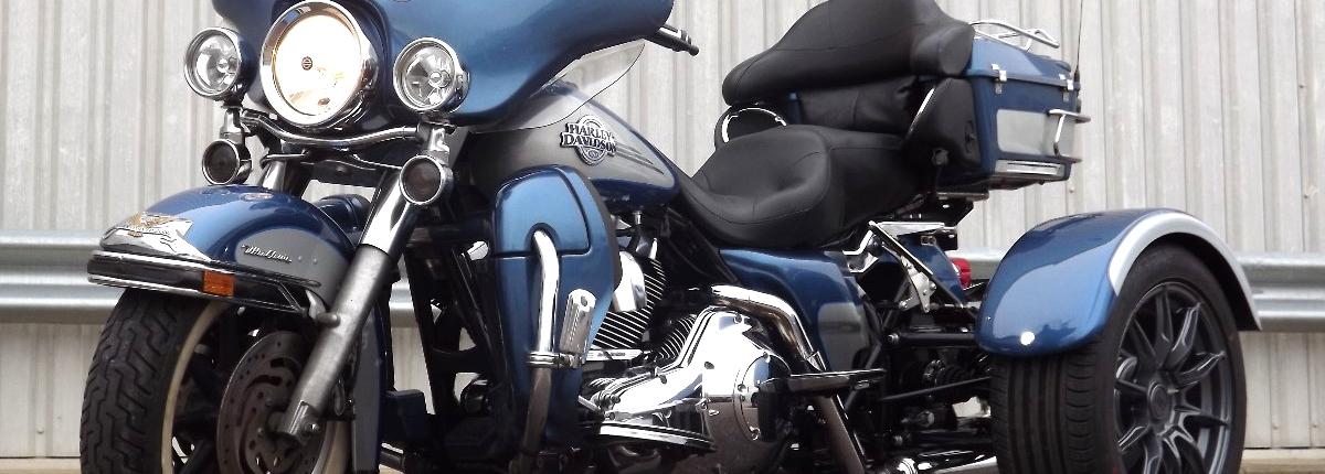 Casarva HD Ultra FLHTCUI IRS belt drive trike with reverse, raked front forks and dual stainless exhausts plus more!