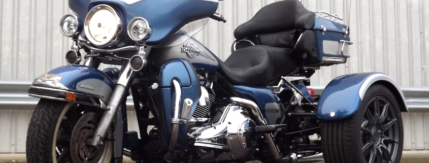 Casarva HD Ultra FLHTCUI IRS belt drive trike with reverse, raked front forks and dual stainless exhausts plus more!