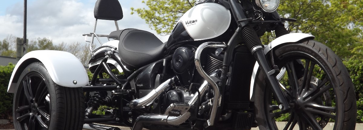 Casarva Kawasaki VN900C trike with belt drive and IRS, Casarva dual rerouted stainless twin exhaust system. #casarva #trikes