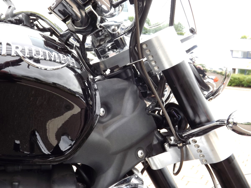 Casarva Triumph Rocket 111 Trike with reverse gearbox, raked front forks, Casarva custom rack and Casarva stainless rerouted twin exhausts. #casarva