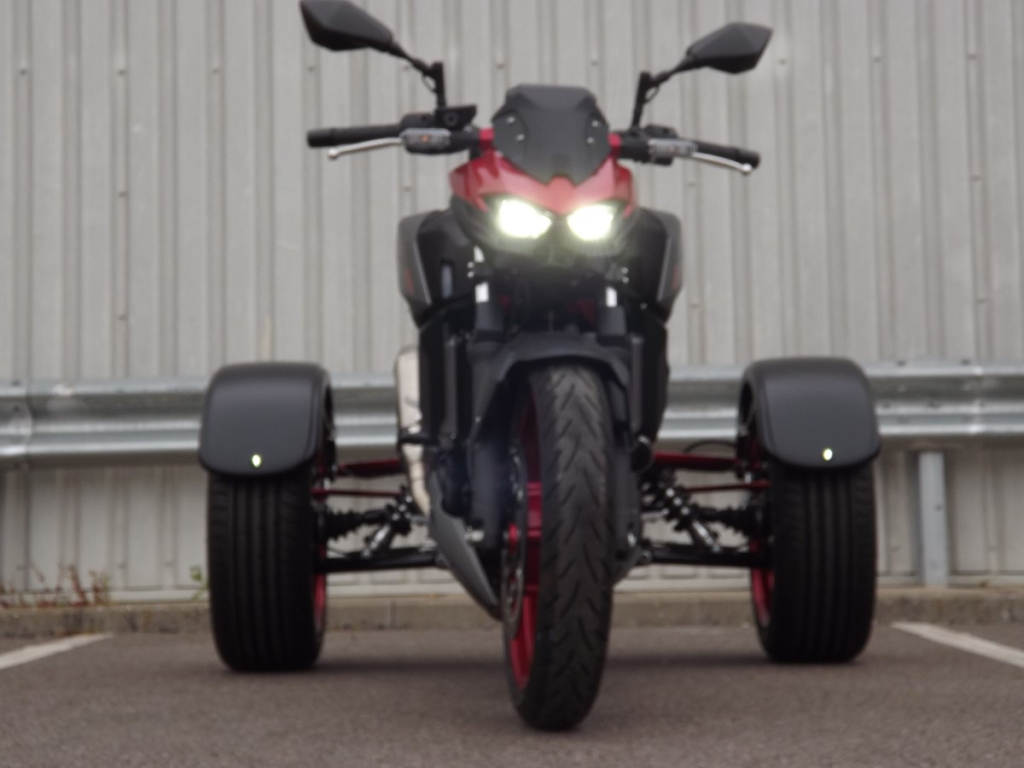 Casarva Kawasaki Ninja 500 IRS chain drive trike with reverse gearbox